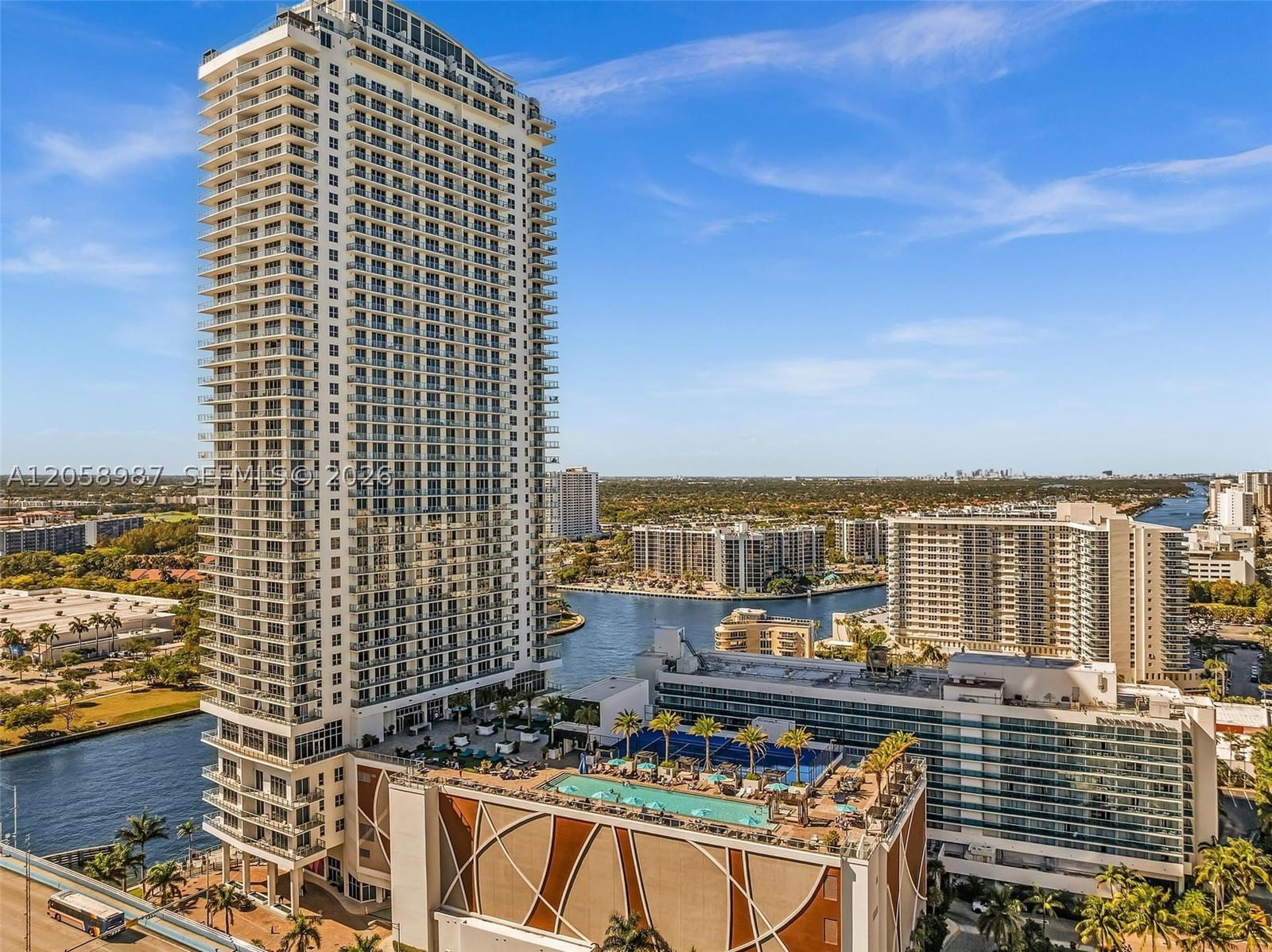 Real estate property located at 4010 Ocean Dr R3305, Broward, 4010 South Ocean Condo, Hollywood, FL
