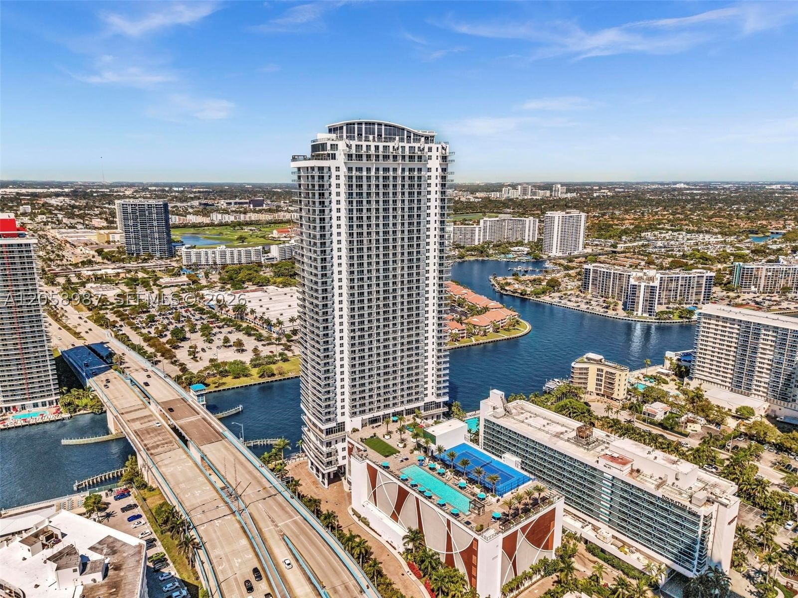 Real estate property located at 4010 Ocean Dr R3305, Broward, 4010 South Ocean Condo, Hollywood, FL