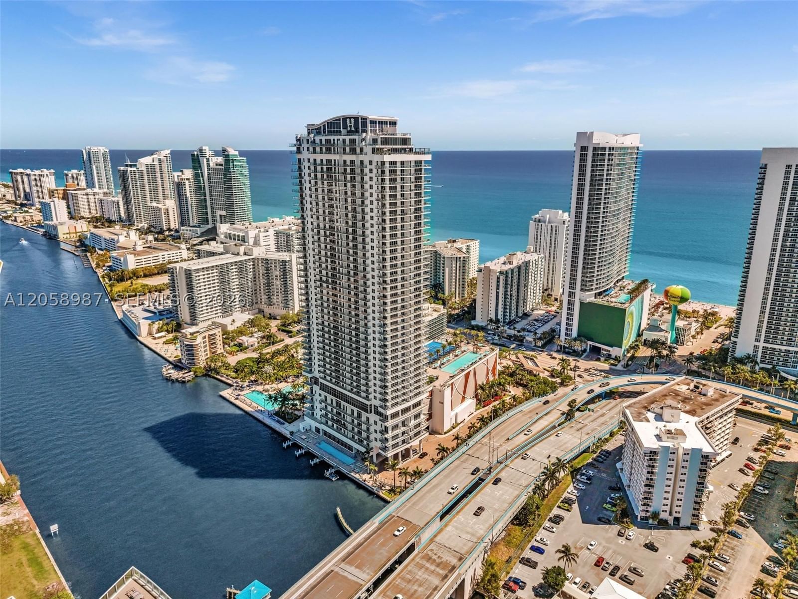 Real estate property located at 4010 Ocean Dr R3305, Broward, 4010 South Ocean Condo, Hollywood, FL