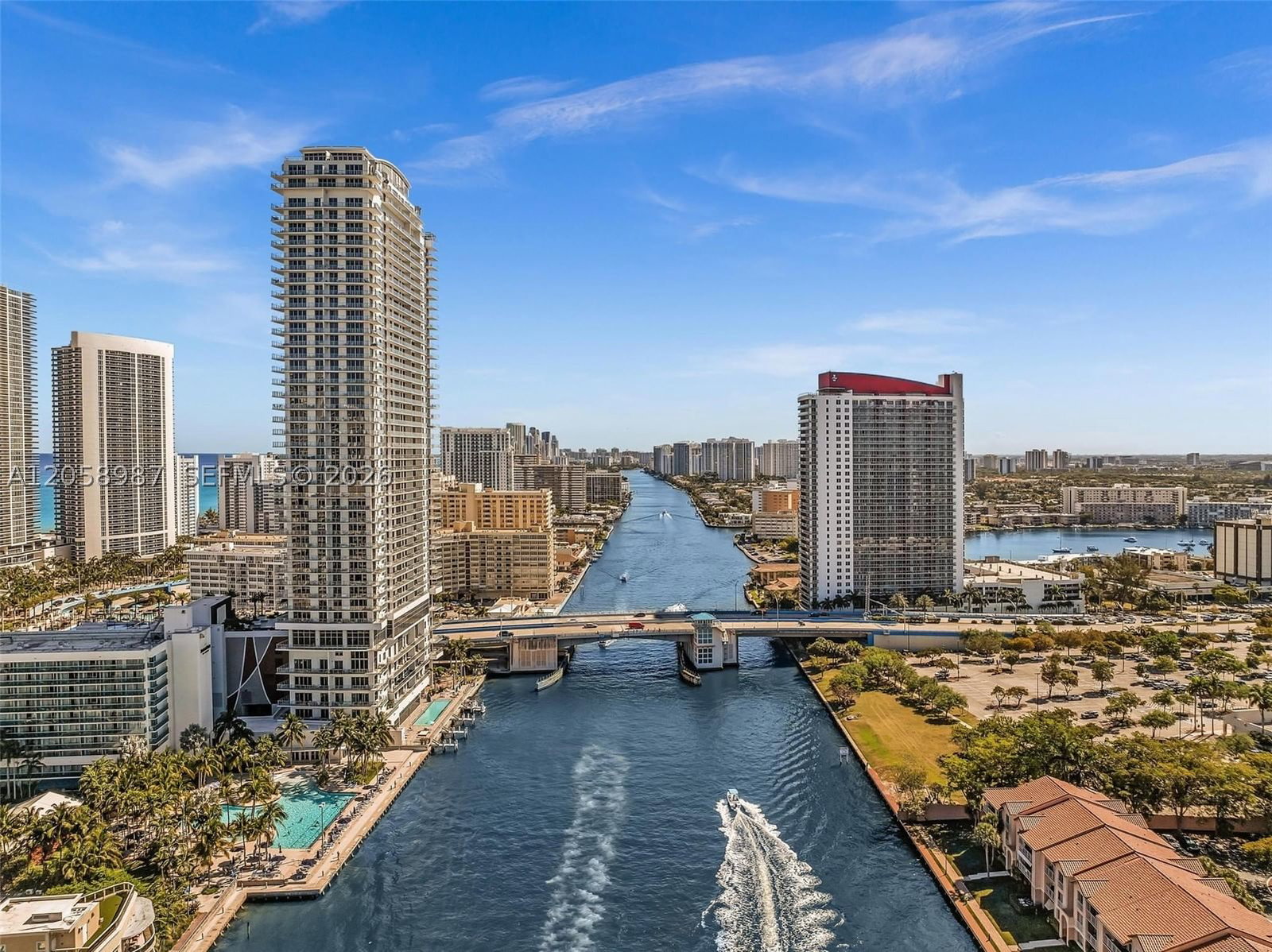 Real estate property located at 4010 Ocean Dr R3305, Broward, 4010 South Ocean Condo, Hollywood, FL