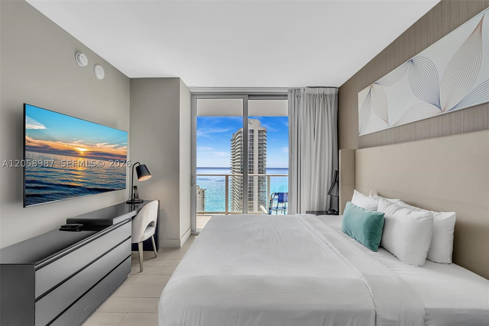 Real estate property located at 4010 Ocean Dr R3305, Broward, 4010 South Ocean Condo, Hollywood, FL