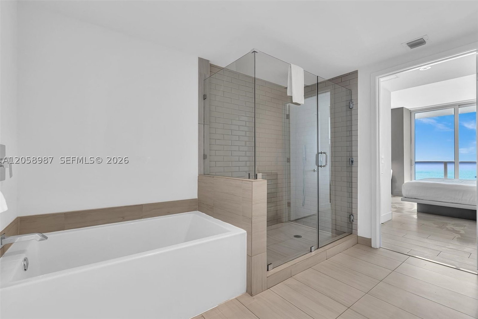 Real estate property located at 4010 Ocean Dr R3305, Broward, 4010 South Ocean Condo, Hollywood, FL