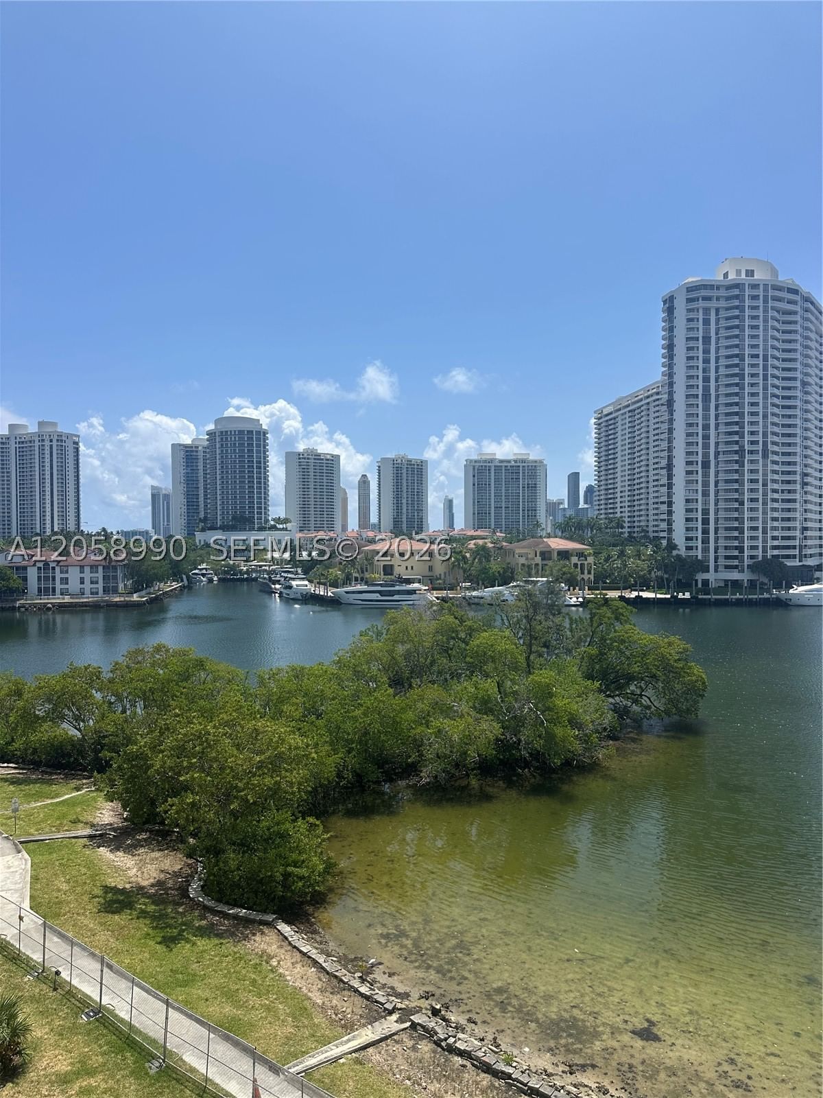 Real estate property located at 2930 Point East Dr E601, Miami-dade, Point East One Condo-bldg, Aventura, FL