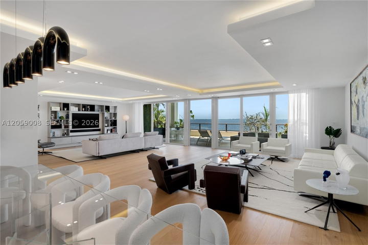 Real estate property located at 3535 Hiawatha Ave #504, Miami-dade, Residences At Vizcaya Con, Miami, FL