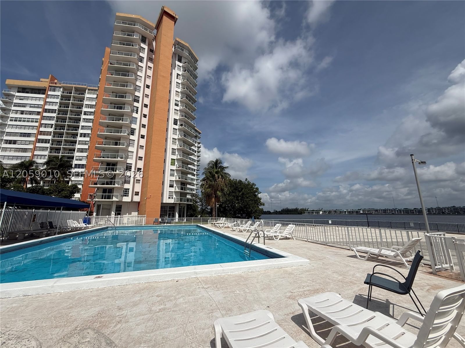 Real estate property located at 1351 Miami Gardens Dr #1215E, Miami-dade, Buckley Towers Condo - Ea, Miami, FL