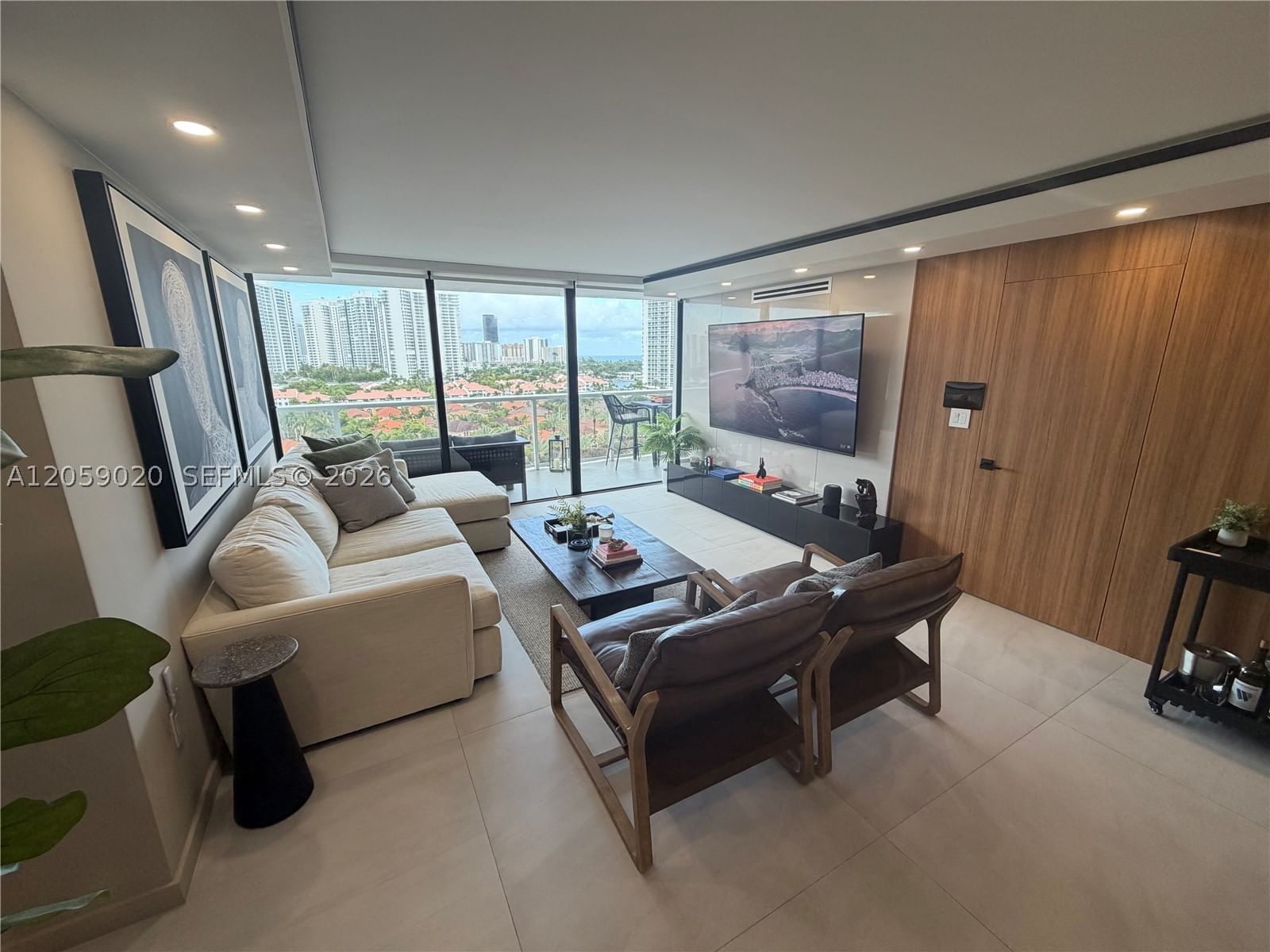 Real estate property located at 3701 Country Club Dr #1209, Miami-dade, Flamenco Condo - Tower I, Aventura, FL
