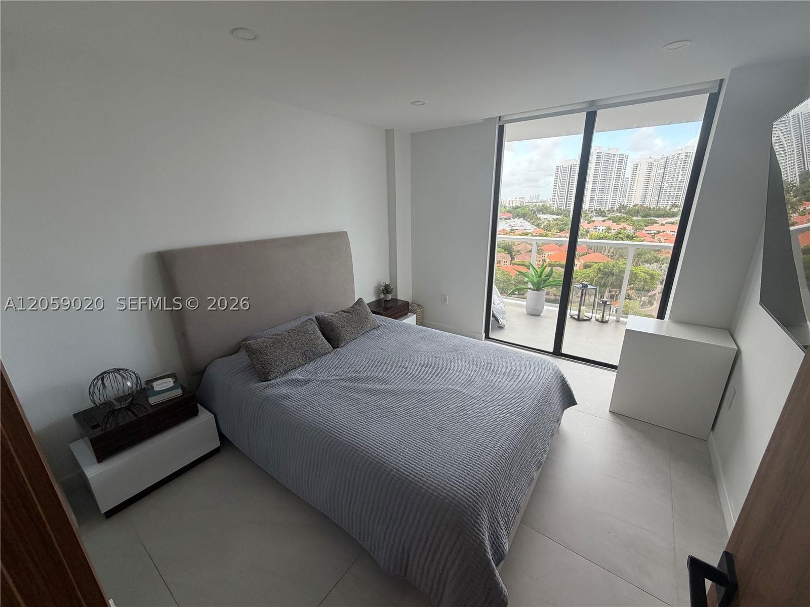 Real estate property located at 3701 Country Club Dr #1209, Miami-dade, Flamenco Condo - Tower I, Aventura, FL