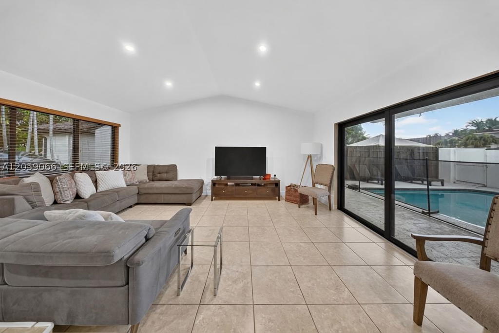 Real estate property located at 12510 95th Ter, Miami-dade, Kenland Homes, Miami, FL