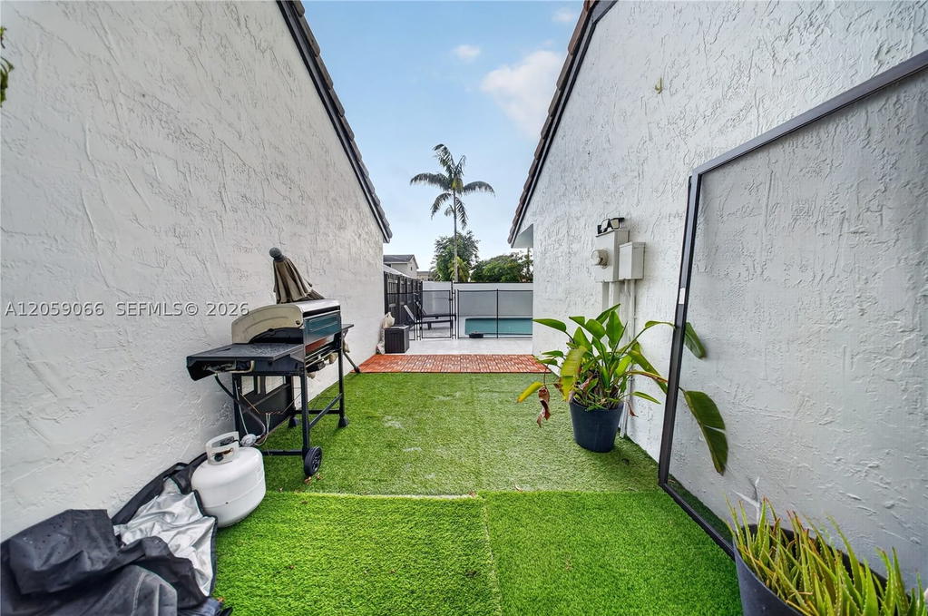 Real estate property located at 12510 95th Ter, Miami-dade, Kenland Homes, Miami, FL