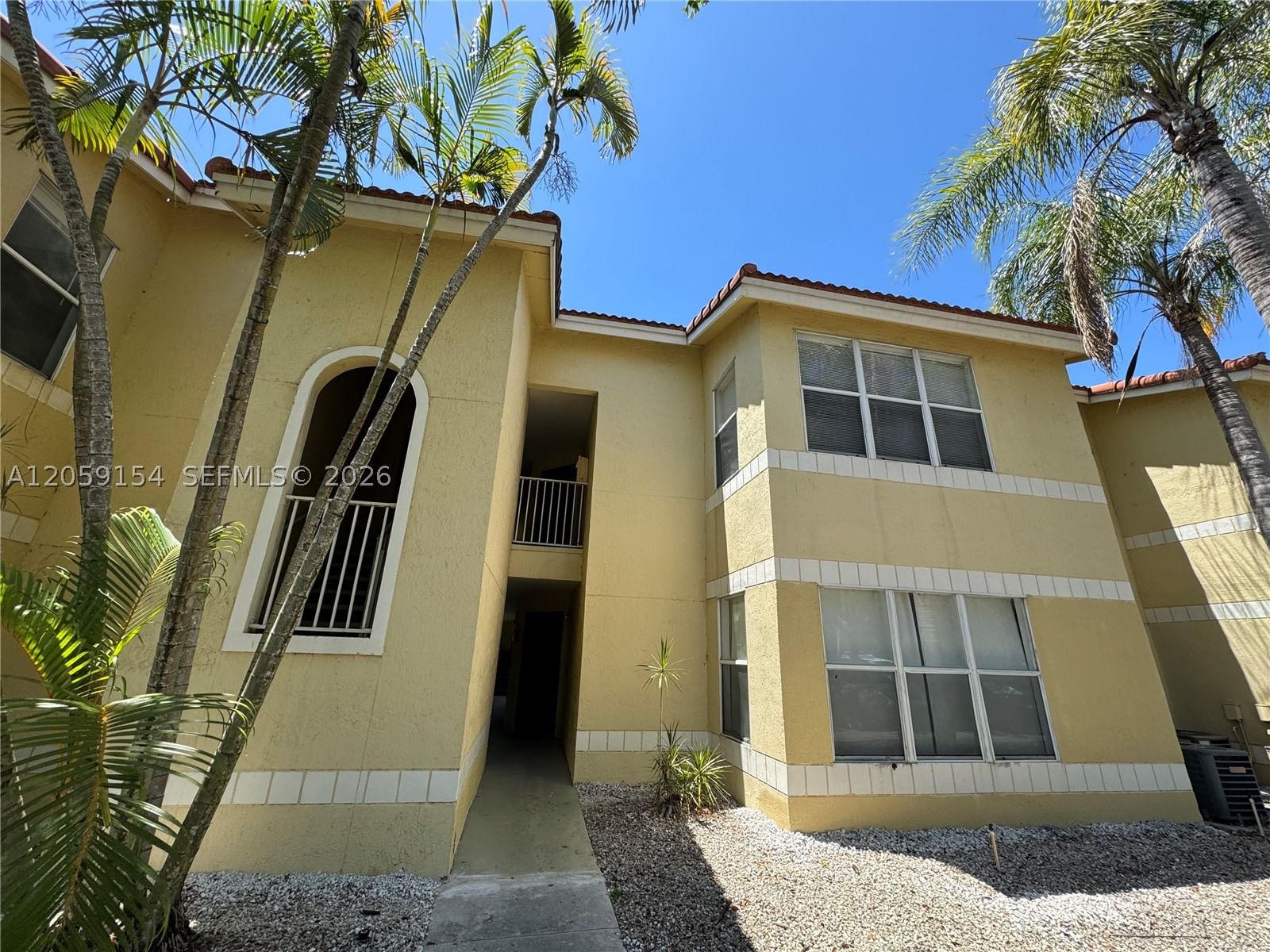 Real estate property located at 417 Vista Isles Dr #2324, Broward, Isles At Lago Mar Condo, Sunrise, FL