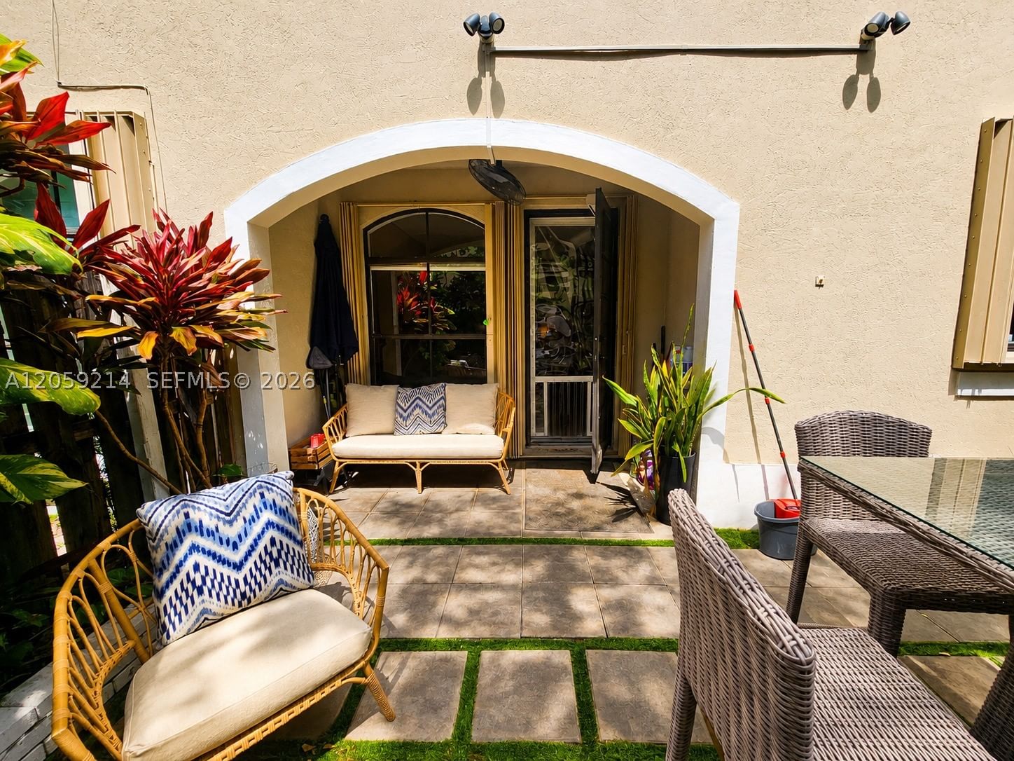 Real estate property located at 3054 103rd Path, Miami-dade, Beacon At Doral, Doral, FL