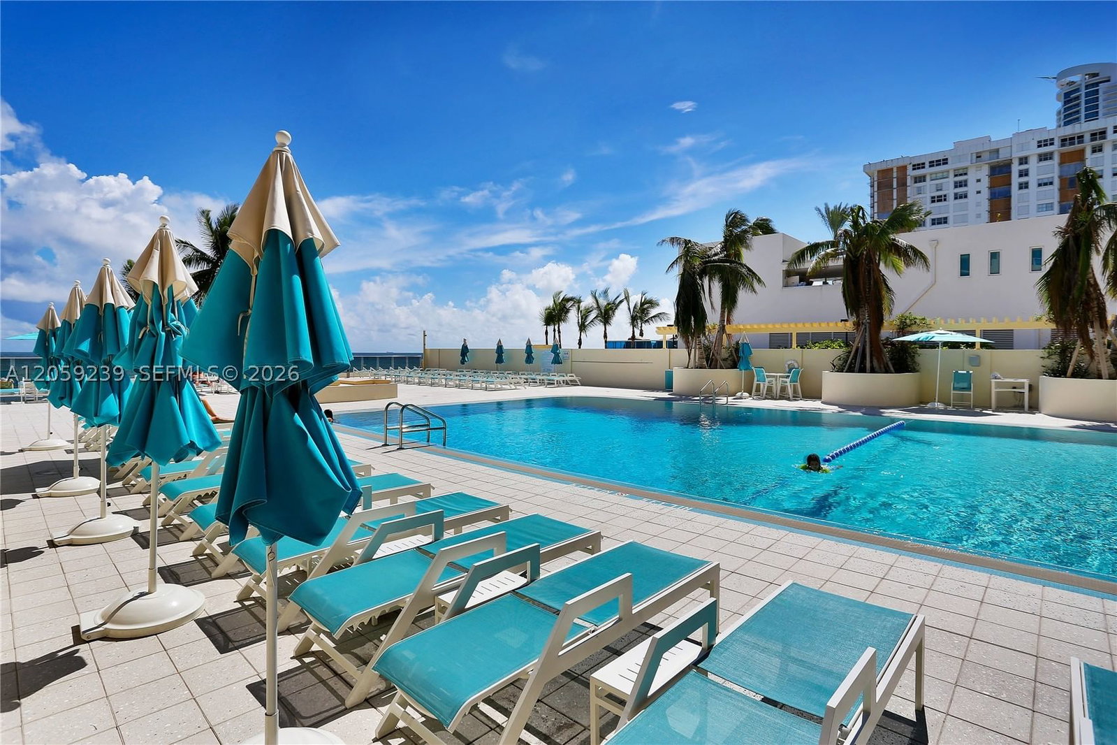 Real estate property located at 2501 Ocean Dr #1527, Broward, Wave Condo, Hollywood, FL