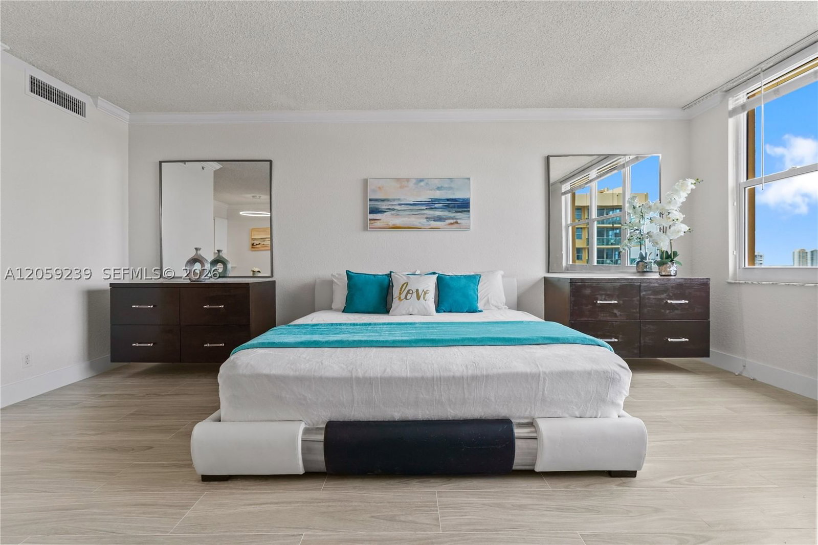 Real estate property located at 2501 Ocean Dr #1527, Broward, Wave Condo, Hollywood, FL