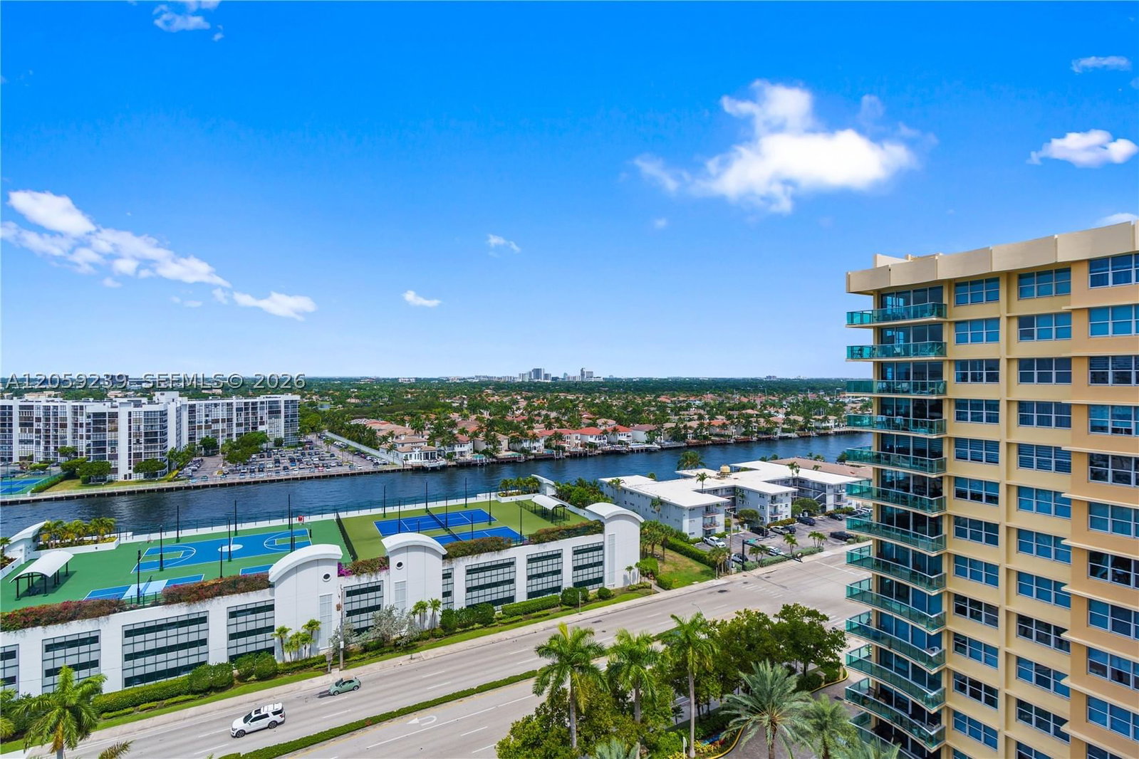 Real estate property located at 2501 Ocean Dr #1527, Broward, Wave Condo, Hollywood, FL