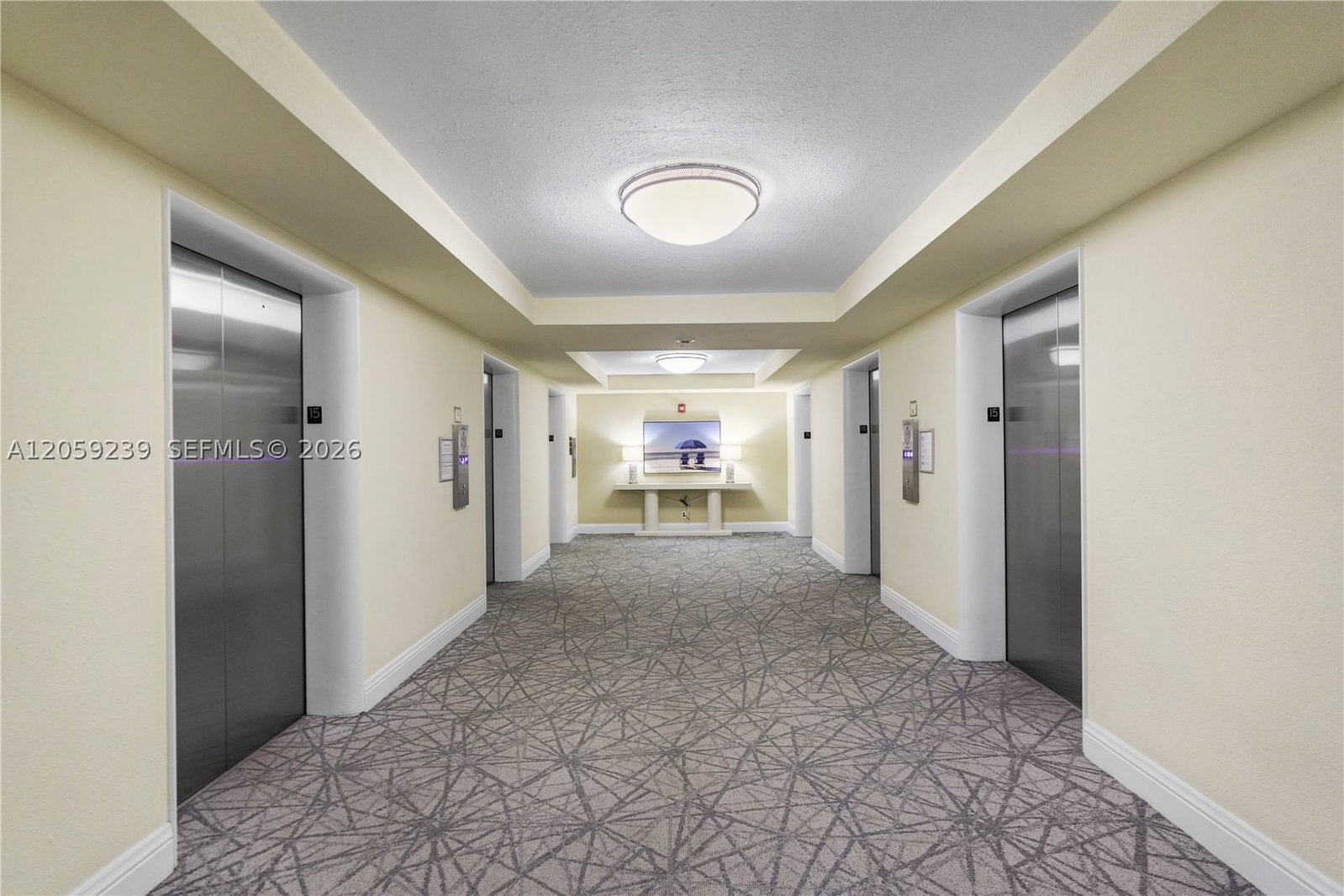Real estate property located at 2501 Ocean Dr #1527, Broward, Wave Condo, Hollywood, FL