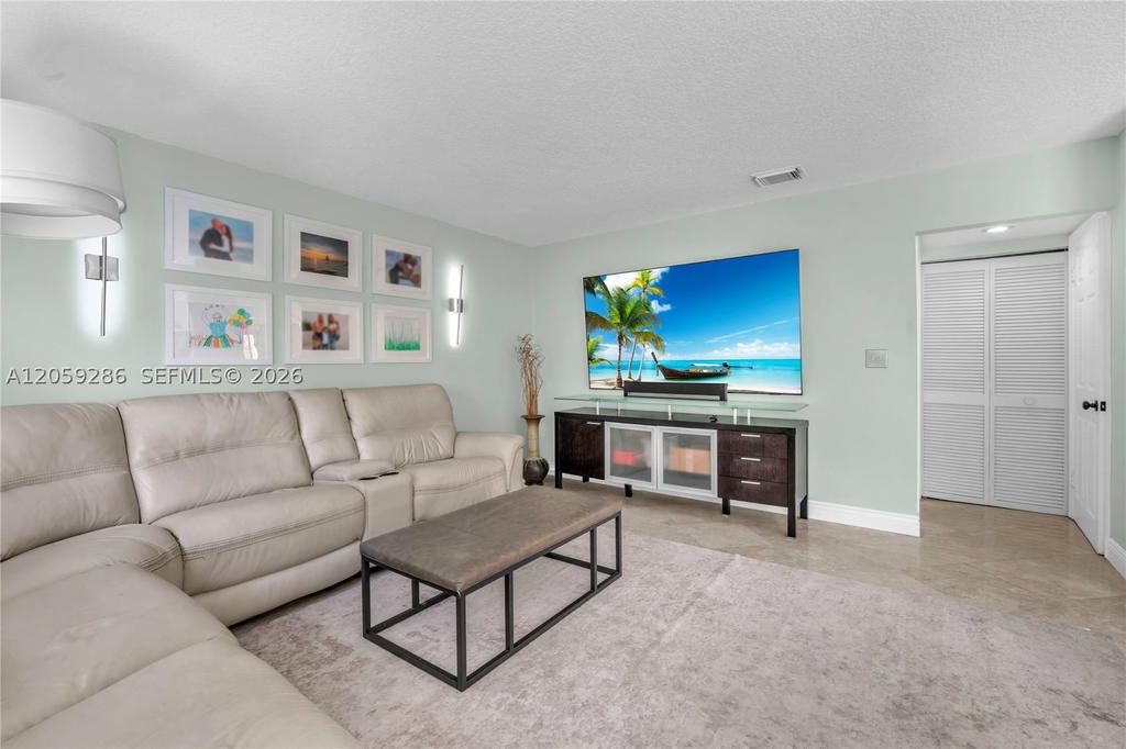Real estate property located at 6040 44th Lane, Broward, Winston Park, Coconut Creek, FL