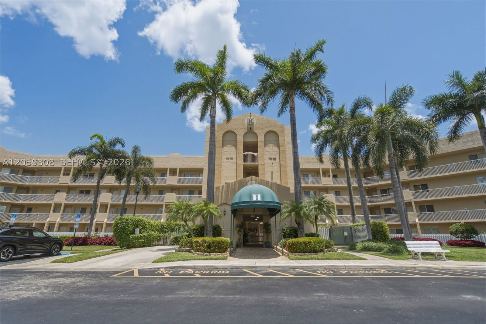 Real estate property located at 7751 Southampton Ter #304, Broward, Southampton Condominium H, Tamarac, FL
