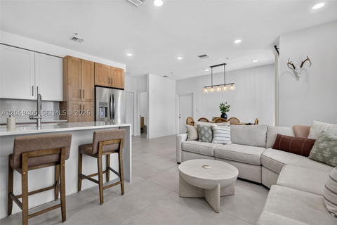 Real estate property located at 4301 160th Ave #202, Broward, Courtyards Three Condo, Miramar, FL