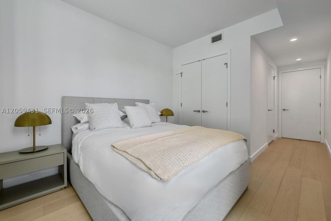 Real estate property located at 9221 Bay Harbor Drive #212, Miami-dade, La Baia Bay Harbor Islands, Bay Harbor Islands, FL