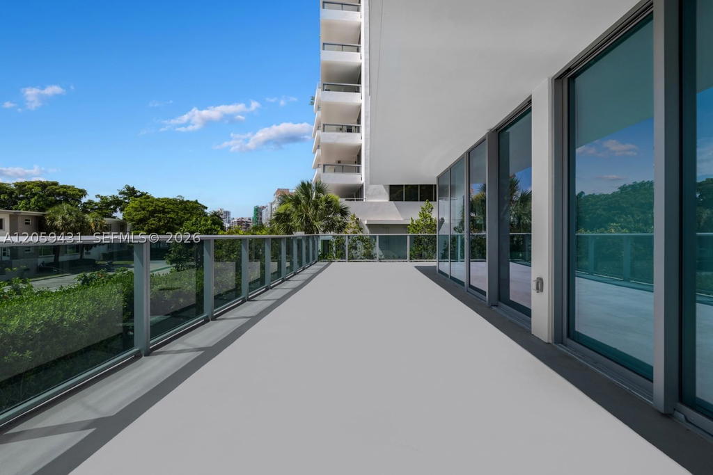 Real estate property located at 9221 Bay Harbor Drive #212, Miami-dade, La Baia Bay Harbor Islands, Bay Harbor Islands, FL