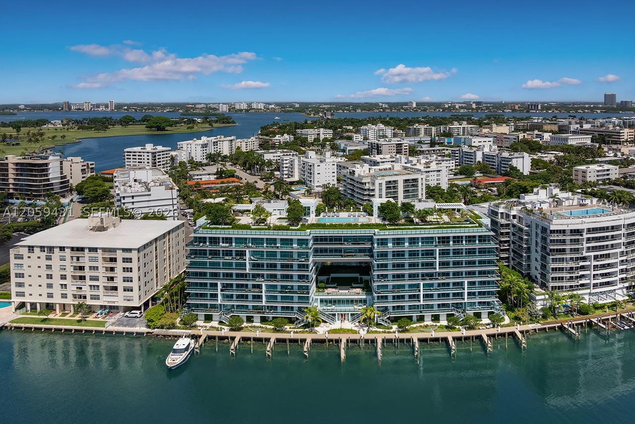 Real estate property located at 9221 Bay Harbor Drive #212, Miami-dade, La Baia Bay Harbor Islands, Bay Harbor Islands, FL