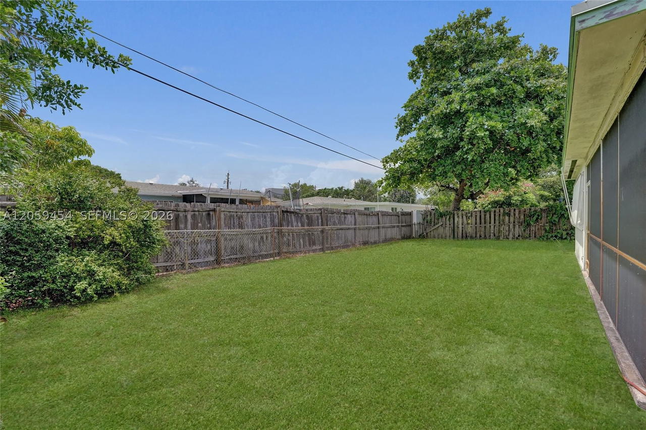 Real estate property located at 420 71st Way, Broward, Boulevard Park, Pembroke Pines, FL