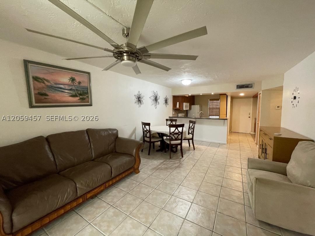Real estate property located at 2821 Somerset Dr #312, Broward, Somerset No 1 Condo, Lauderdale Lakes, FL