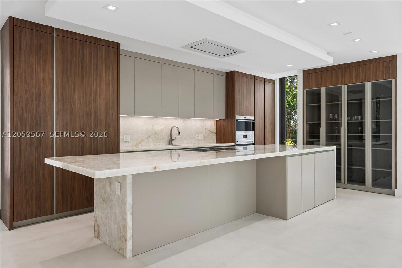 Real estate property located at 5630 Pine Tree Dr, Miami-dade, Beach View Sub, Miami Beach, FL