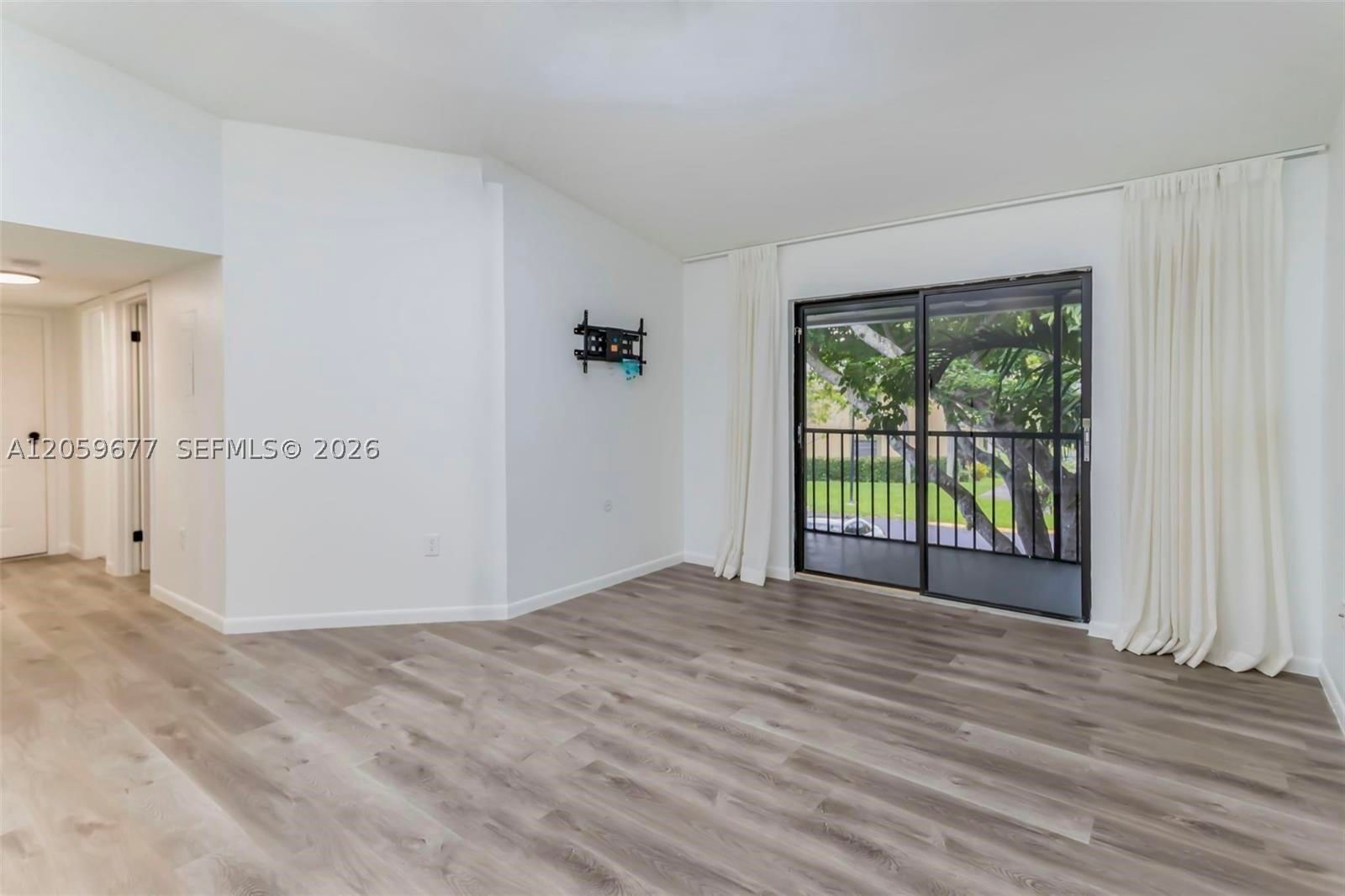 Real estate property located at 931 199th St #201-22, Miami-dade, Carmel At California Cl Co, Miami, FL