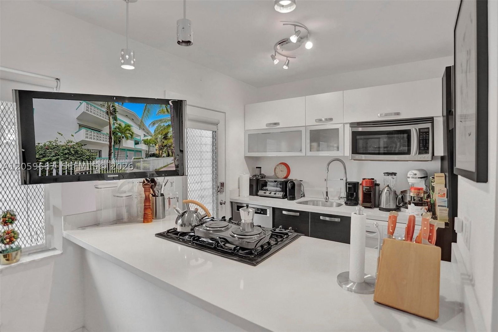 Real estate property located at 350 Collins Ave #310, Miami-dade, Ocean Beach Fla Sub, Miami Beach, FL