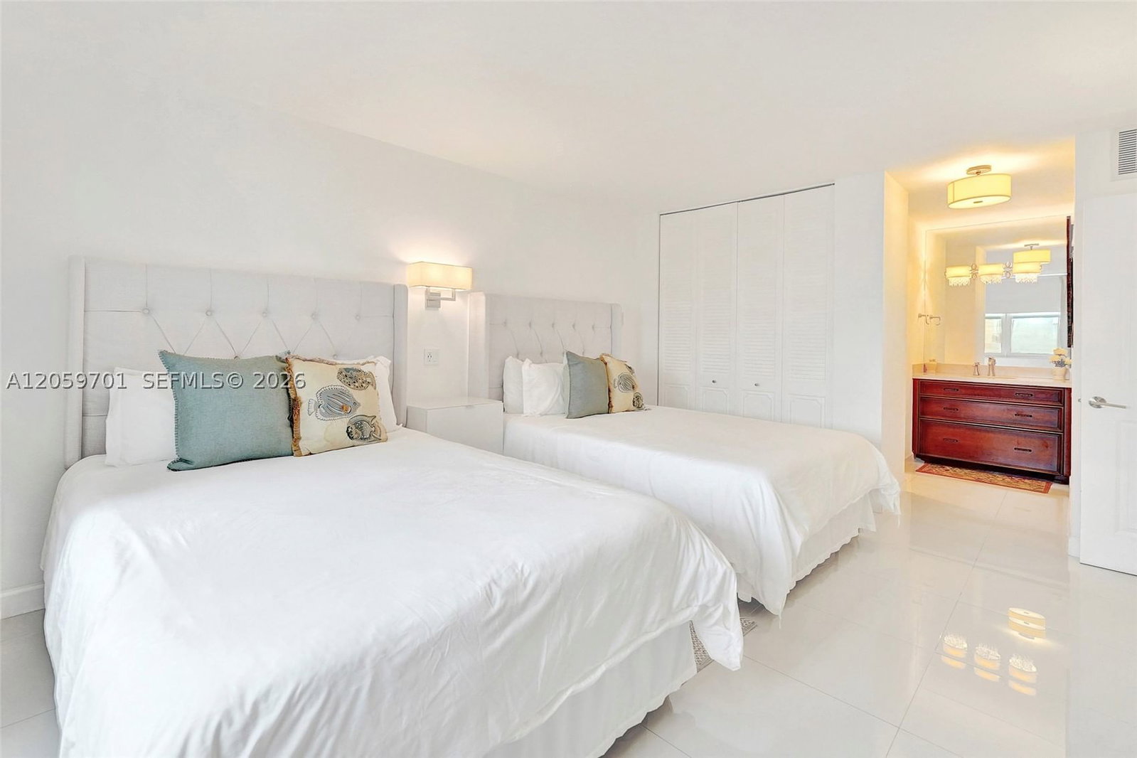Real estate property located at 2201 Ocean Dr #604, Broward, Quadomain Tower I And Iv, Hollywood, FL