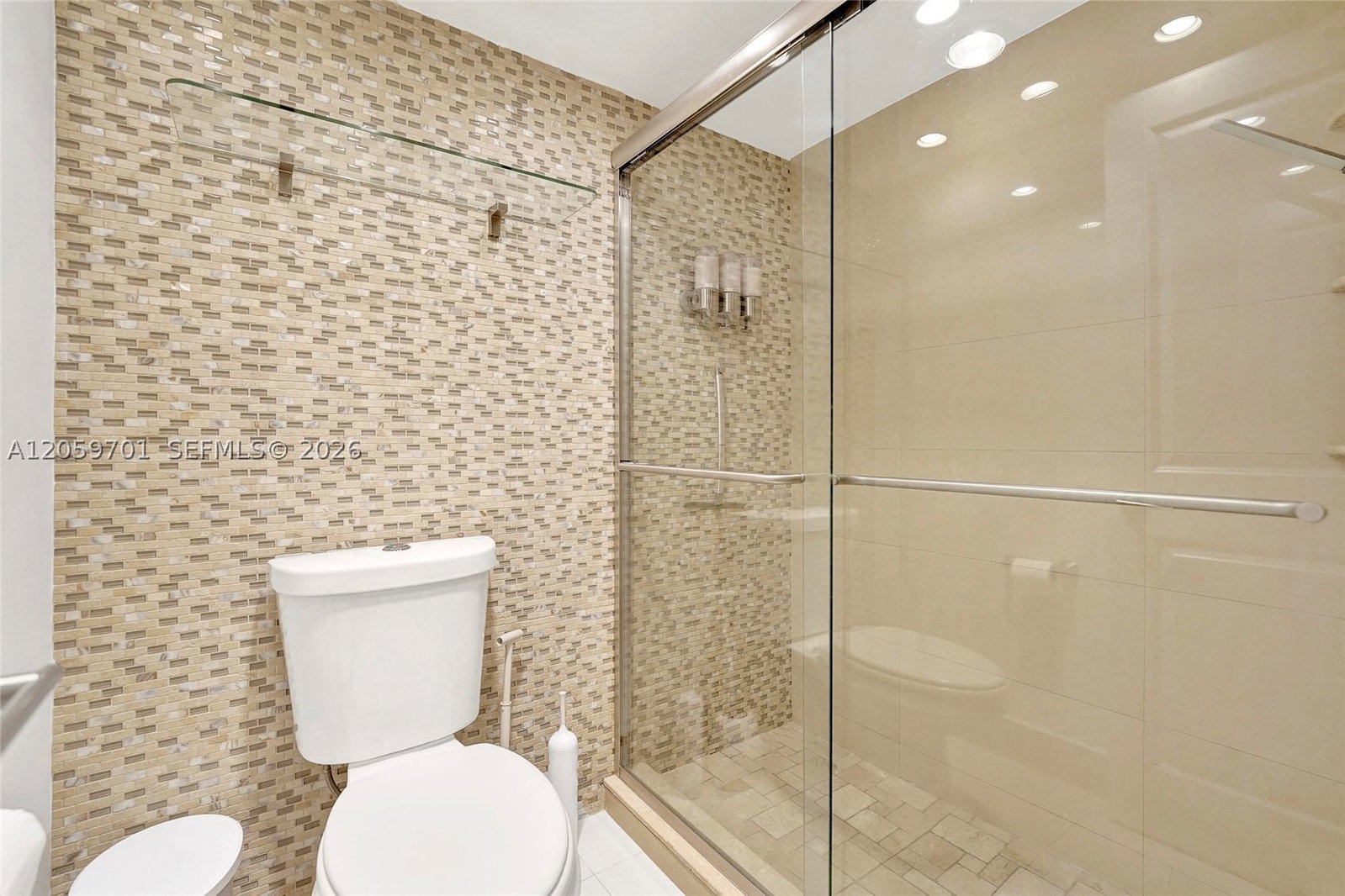 Real estate property located at 2201 Ocean Dr #604, Broward, Quadomain Tower I And Iv, Hollywood, FL