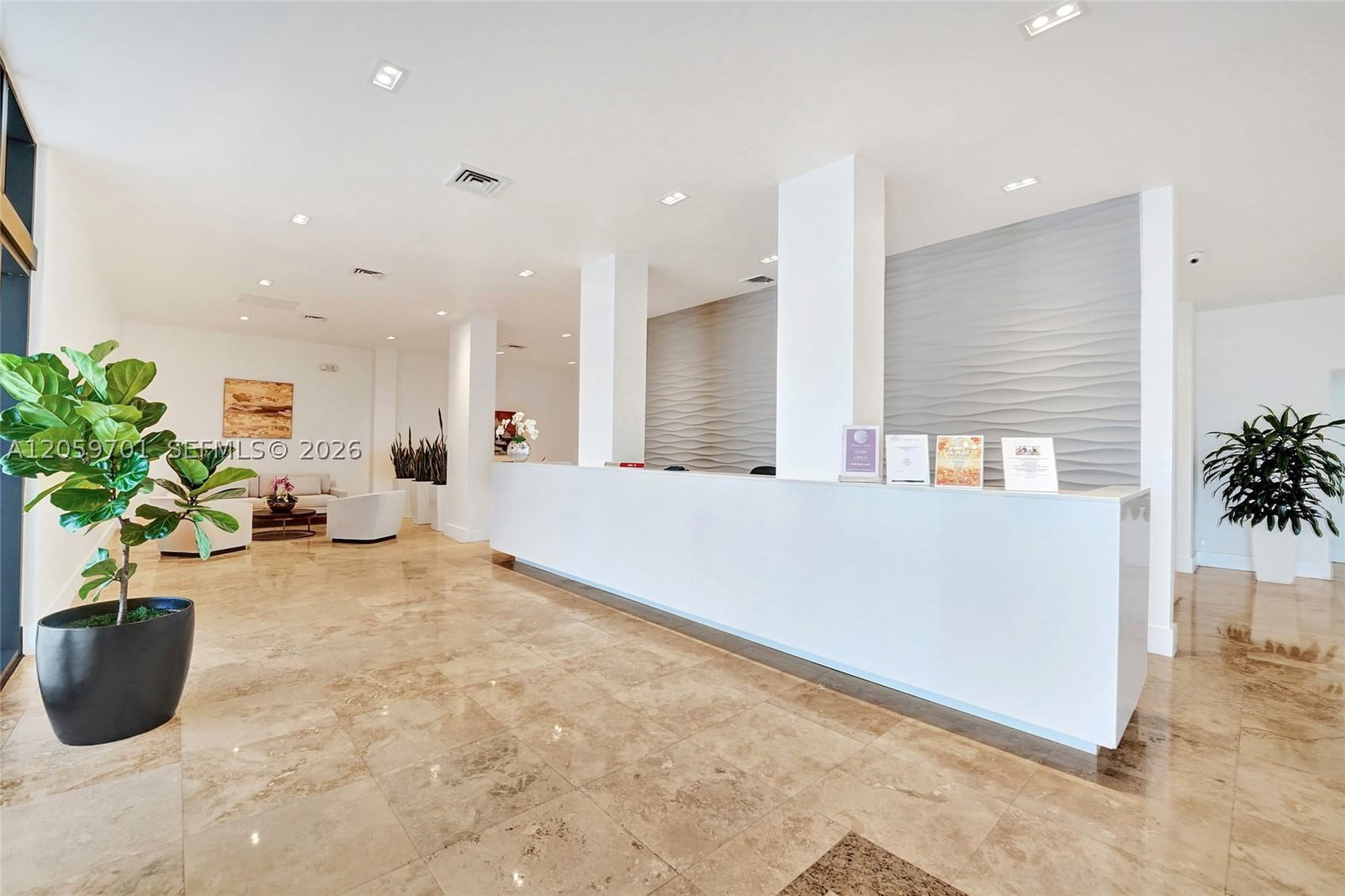 Real estate property located at 2201 Ocean Dr #604, Broward, Quadomain Tower I And Iv, Hollywood, FL