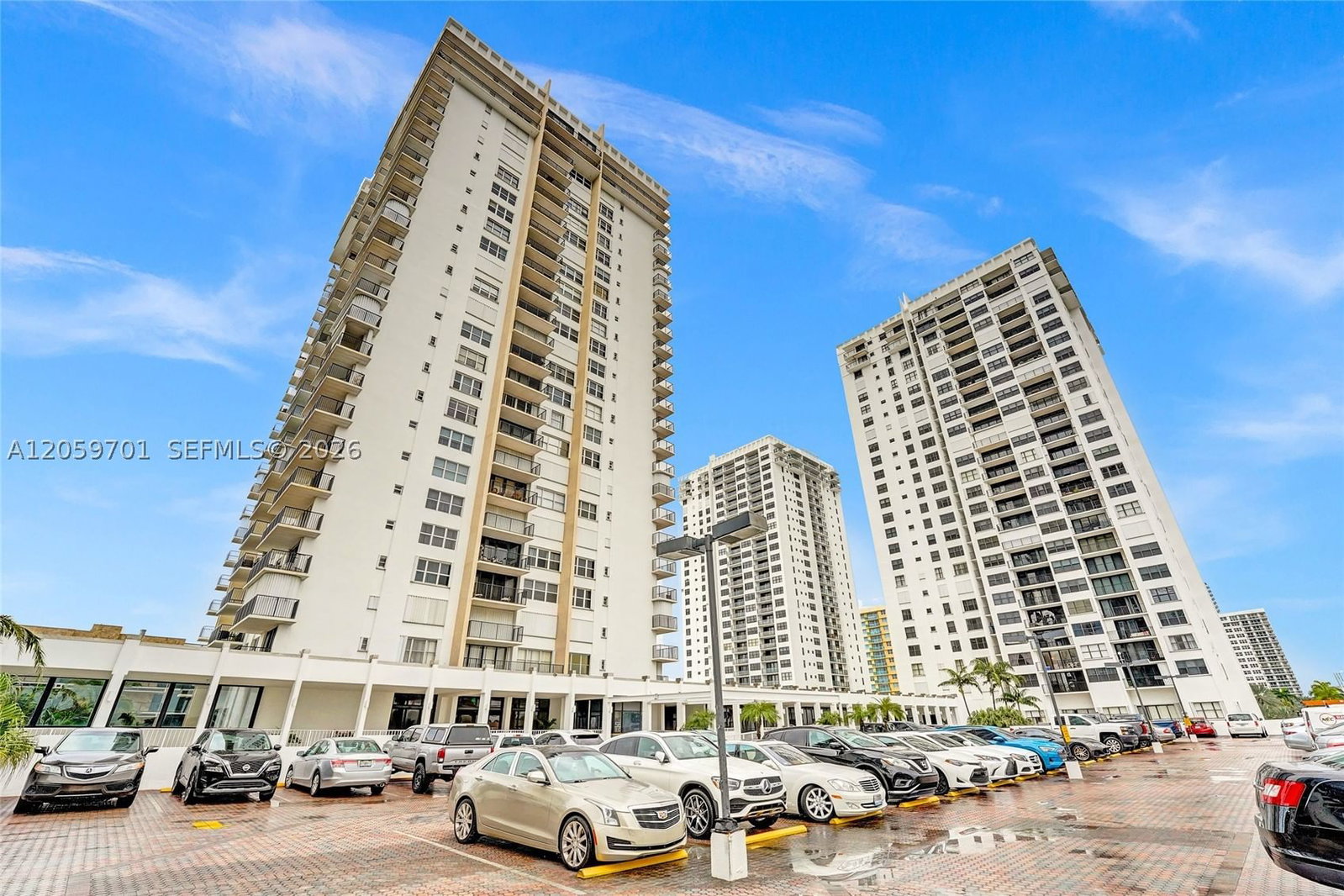 Real estate property located at 2201 Ocean Dr #604, Broward, Quadomain Tower I And Iv, Hollywood, FL