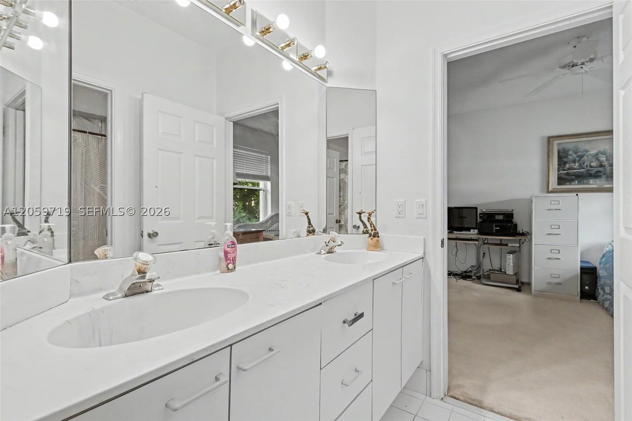 Real estate property located at 9825 Hindel CT, Palm Beach, Melrose Park Sec 1, Boynton Beach, FL