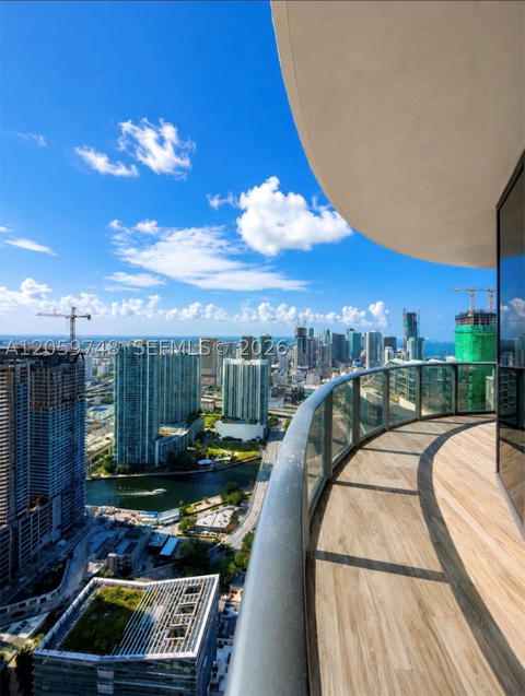 Real estate property located at 801 Miami Ave #5509, Miami-dade, 801 Sma Residences Condo, Miami, FL