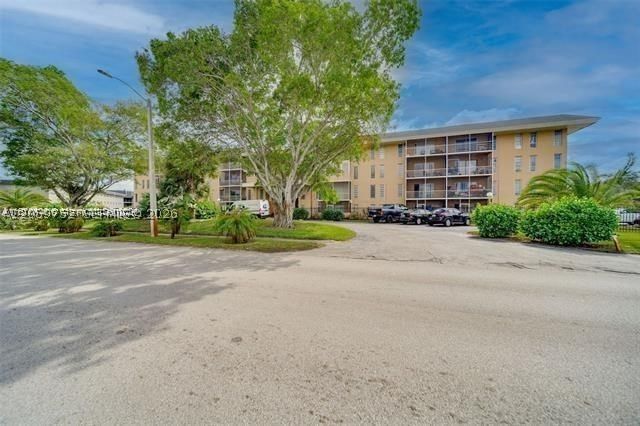 Real estate property located at 4848 24th Ct #230, Broward, Town Square Condo, Lauderdale Lakes, FL