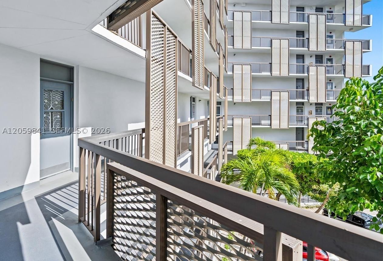 Real estate property located at 20400 Country Club Dr #310, Miami-dade, Biscaya Iv Condo, Aventura, FL
