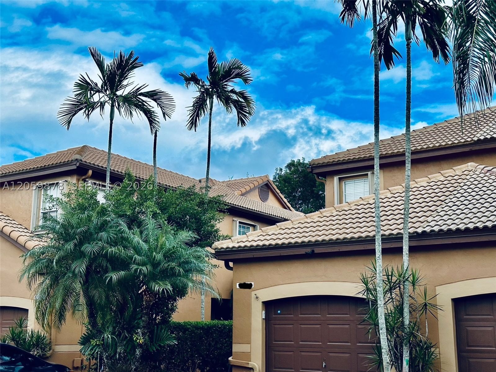 Real estate property located at 1543 Barcelona Way #5-30, Broward, Sectors 3 & 4 Boundary Pl, Weston, FL