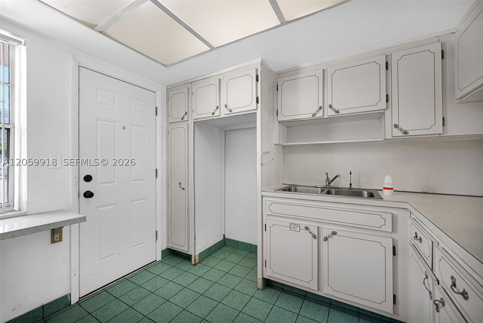 Real estate property located at 18555 14th Ave #502, Miami-dade, Sixth Moorings Condo, Miami, FL