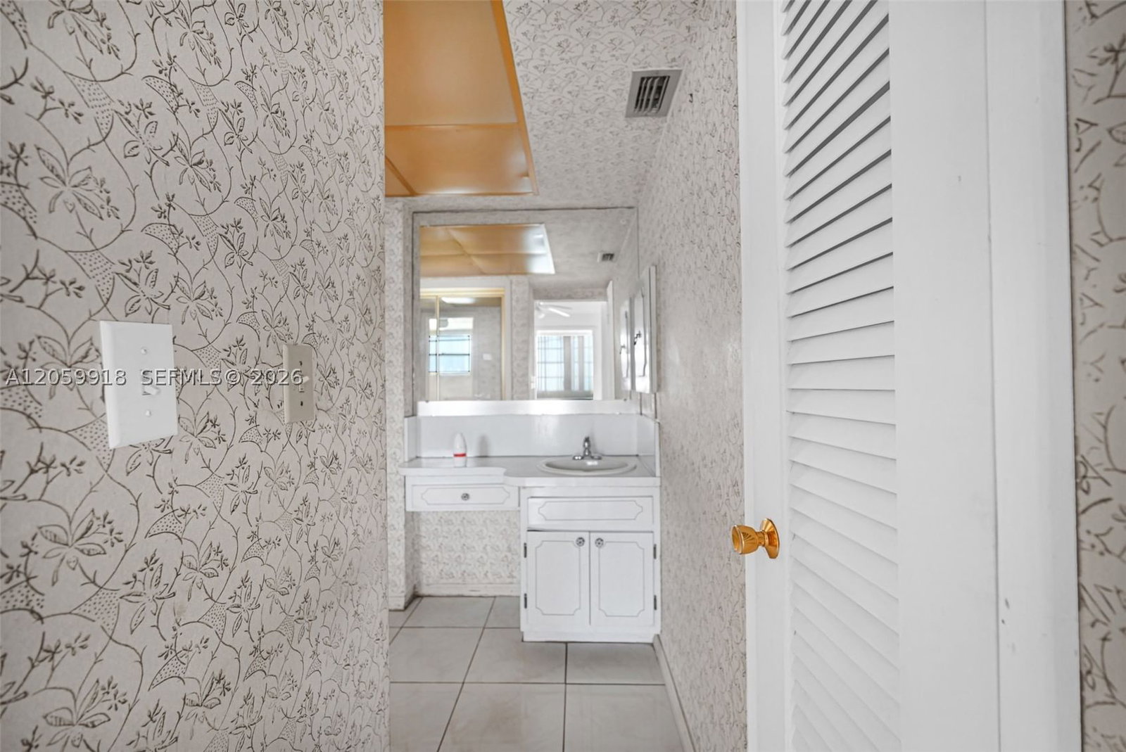 Real estate property located at 18555 14th Ave #502, Miami-dade, Sixth Moorings Condo, Miami, FL