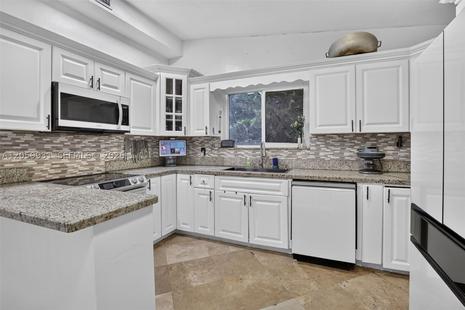 Real estate property located at 6601 6th St, Broward, Boulevard Heights Sec Ten, Pembroke Pines, FL