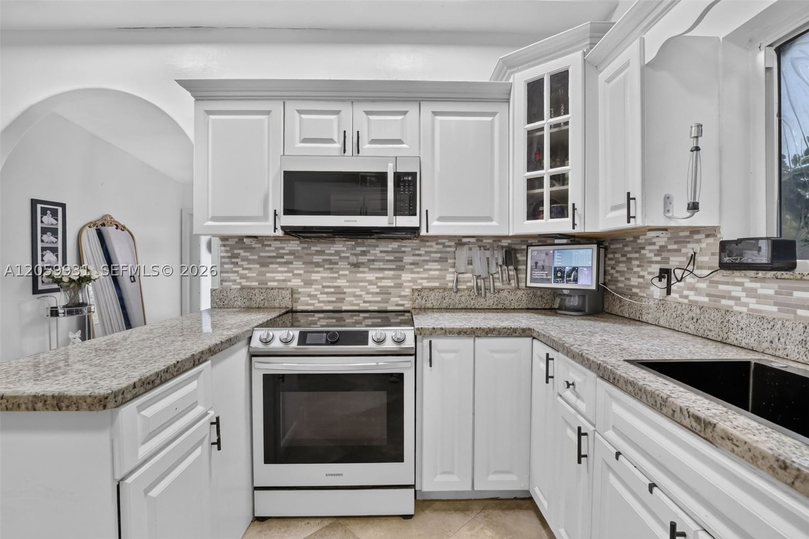Real estate property located at 6601 6th St, Broward, Boulevard Heights Sec Ten, Pembroke Pines, FL