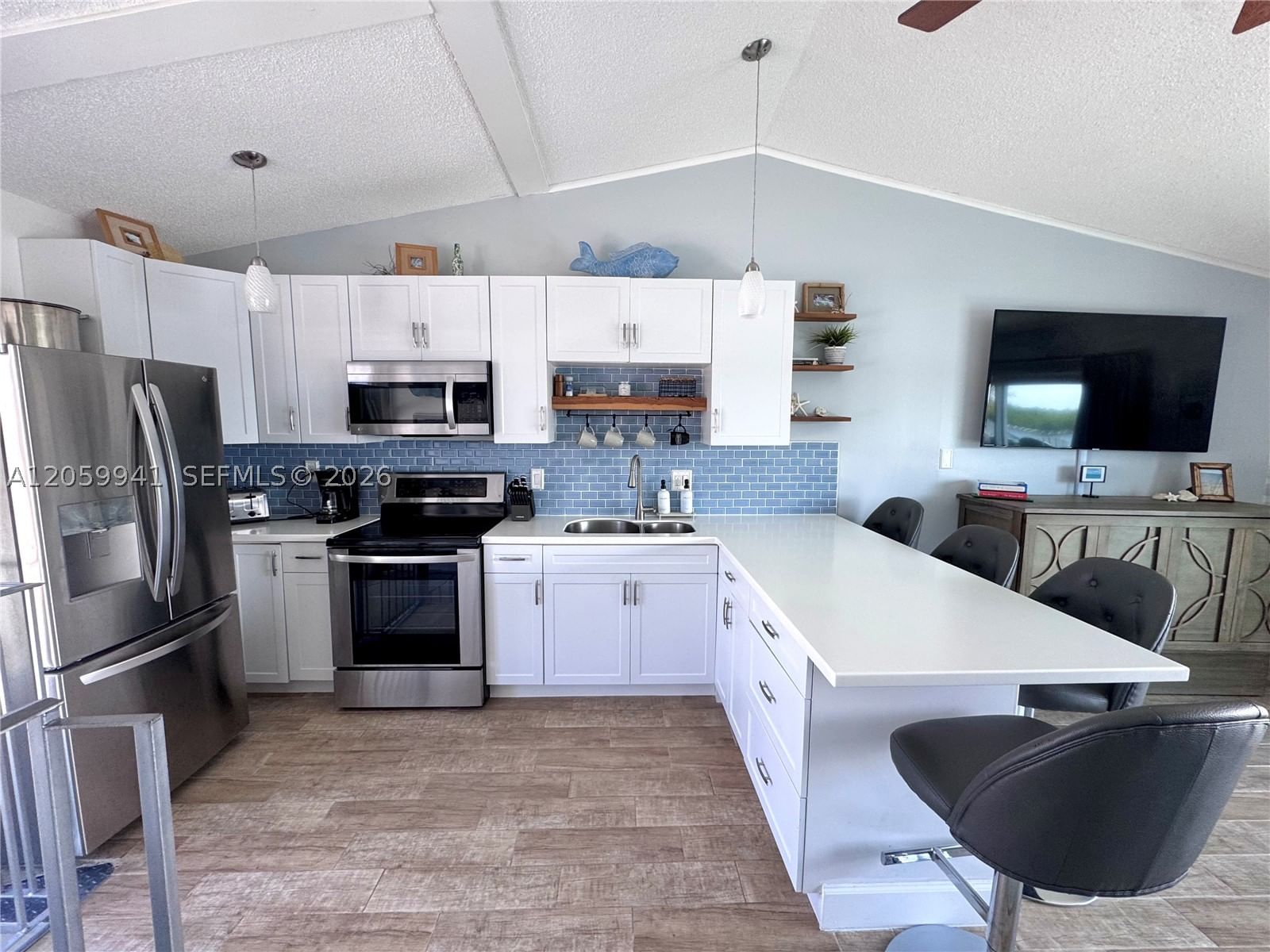 Real estate property located at 1800 Ocean Dr #203, Broward, Oasis Townhouse, Hollywood, FL