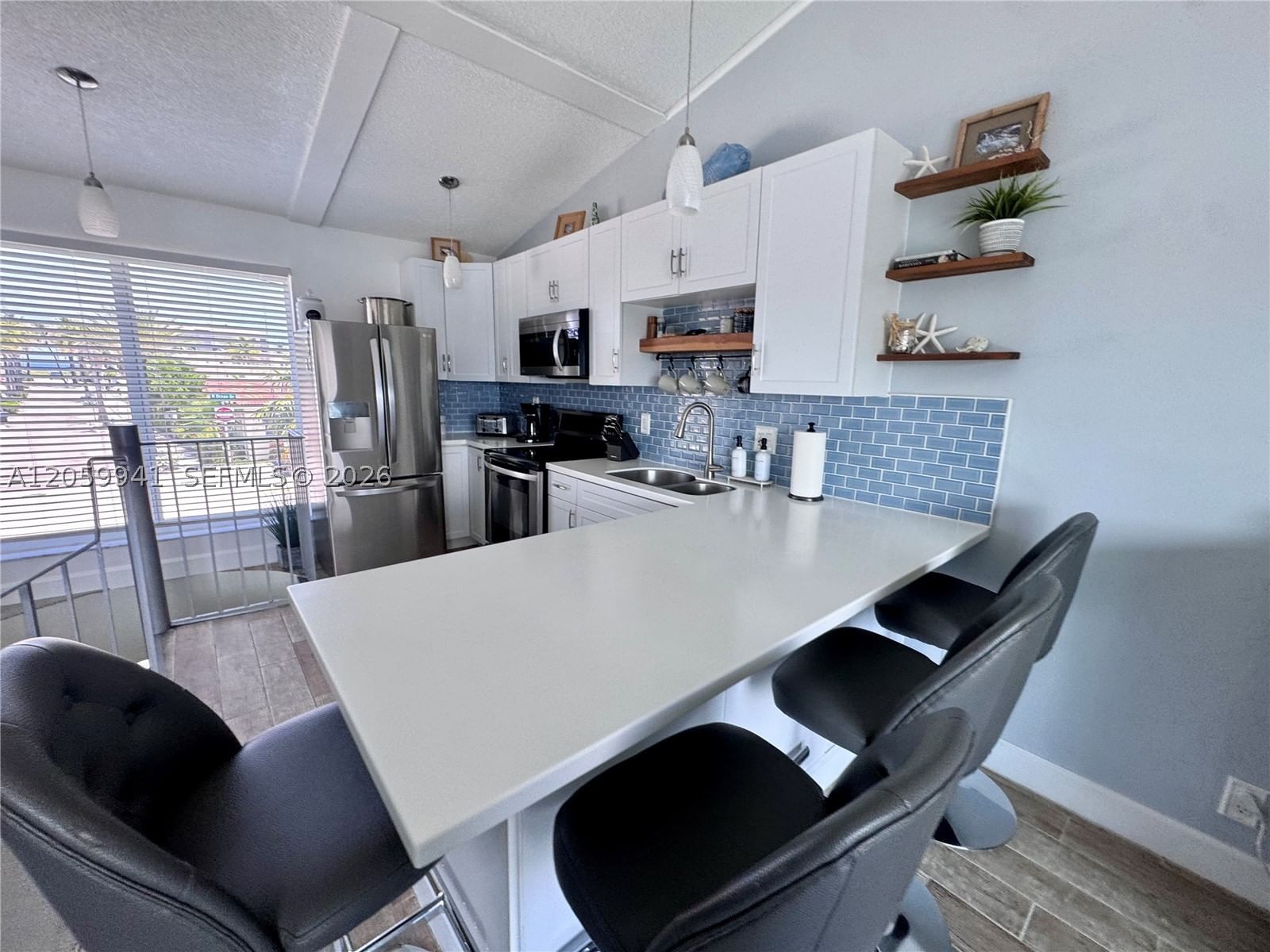 Real estate property located at 1800 Ocean Dr #203, Broward, Oasis Townhouse, Hollywood, FL