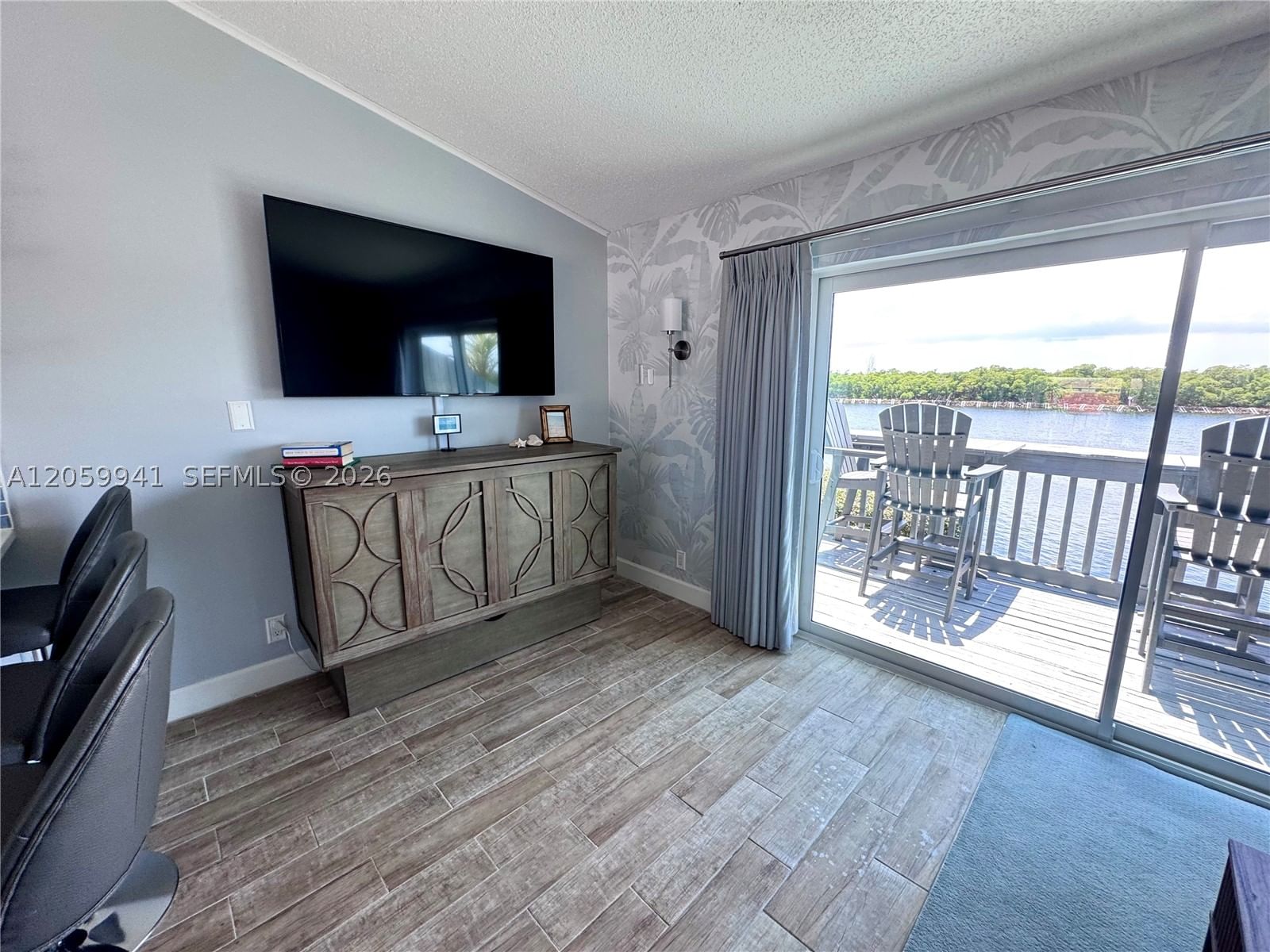 Real estate property located at 1800 Ocean Dr #203, Broward, Oasis Townhouse, Hollywood, FL