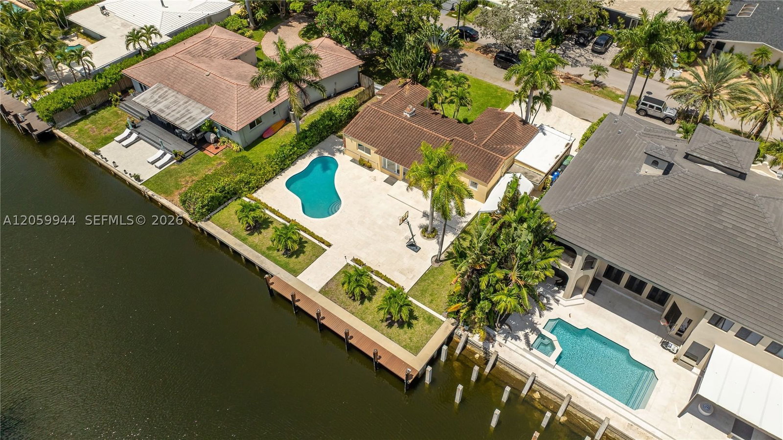 Real estate property located at 330 Coconut Isle Dr, Broward, Venice, Fort Lauderdale, FL