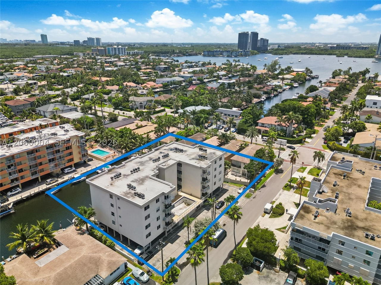 Real estate property located at 3536 168th St #206, Miami-dade, Venice Isle Condo, North Miami Beach, FL