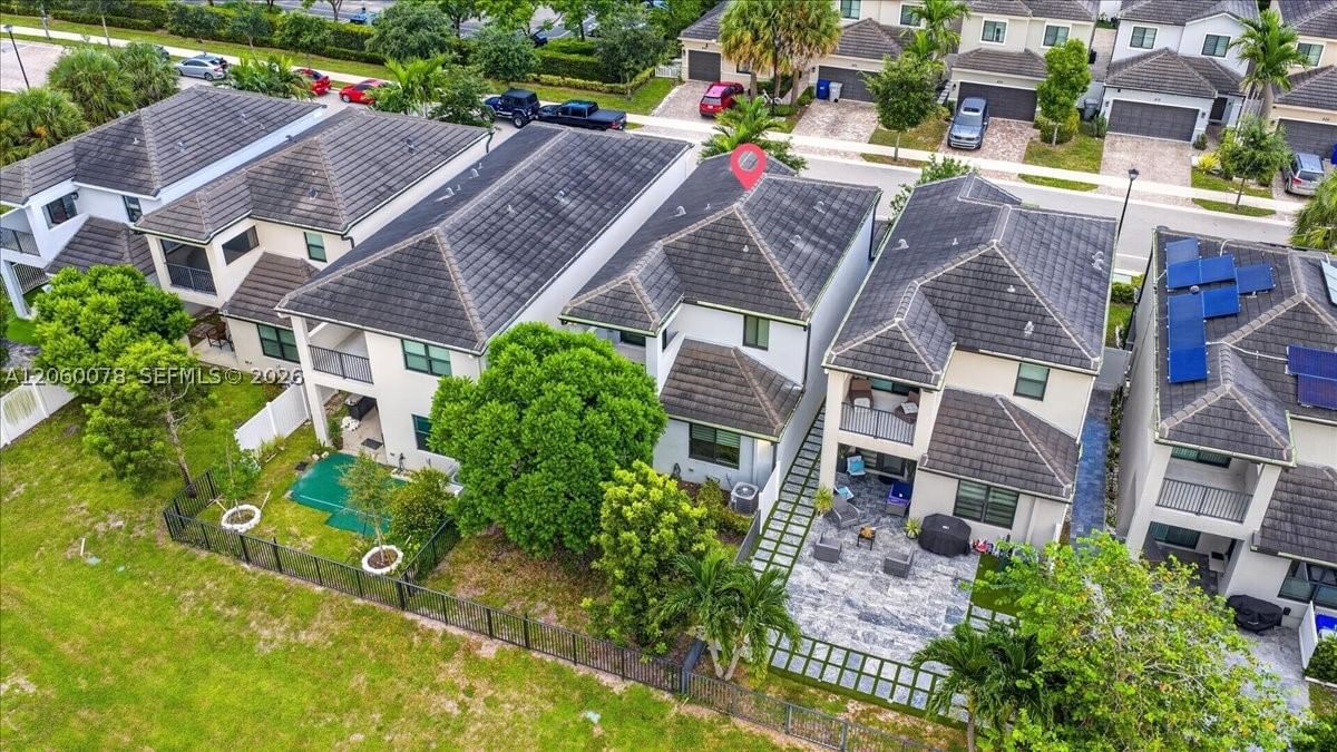 Real estate property located at 425 33rd Ln, Broward, Residences At Palm Aire, Pompano Beach, FL