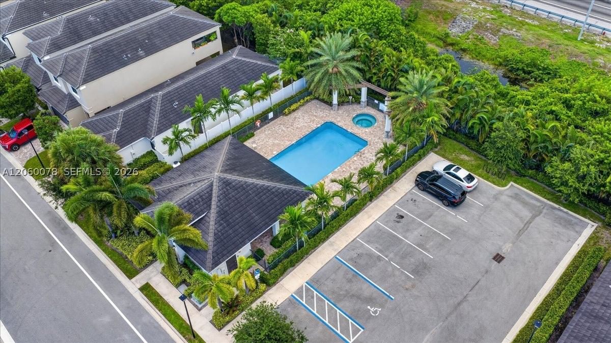 Real estate property located at 425 33rd Ln, Broward, Residences At Palm Aire, Pompano Beach, FL